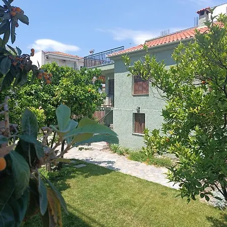 Holiday home Betty's Garden House