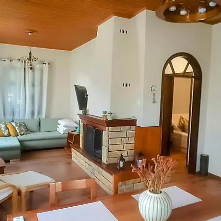 Holiday home Betty's Garden House