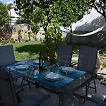 Betty's Garden House Semesterbostad *