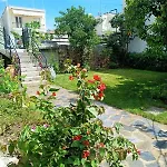 Betty's Garden House Semesterbostad