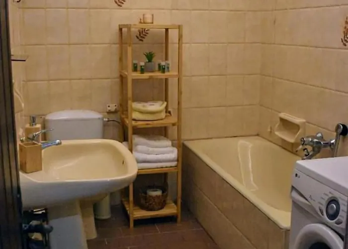 Vakantiehuis Betty's Garden House Néa Ankhíalos