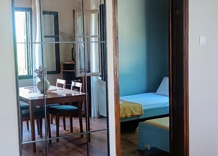 Betty's Garden House Néa Ankhíalos